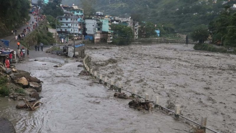 दार्चुलामा बाढी र पहिरोमा परि ११ जना बेपत्ता