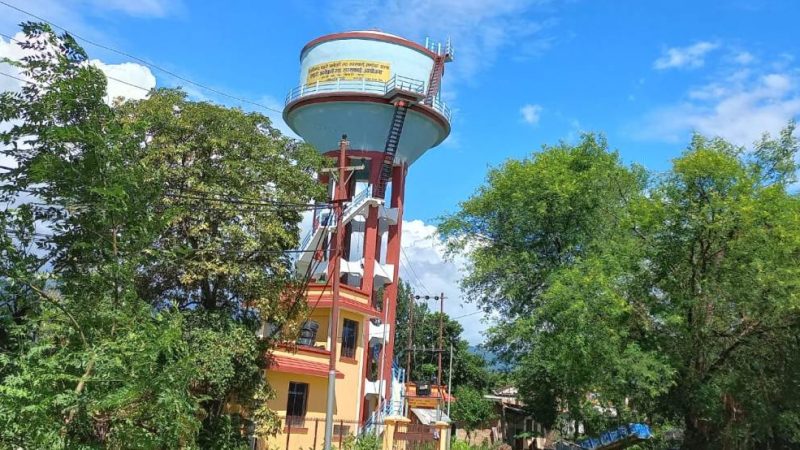 देउखुरीकाे सिसहनियाँ स्थित प्रगतिनगर सहरी खानेपानी आयोजनाकाे ट्यांकी निर्माणमा चरम लापार्वाही