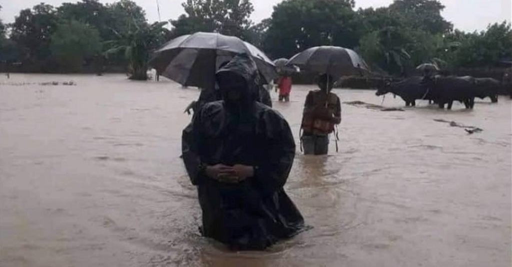 लगातारकाे वर्षाका कारण राप्ती नदीमा आएको बाढीले बाँकेका ३ सय भन्दा बढी घर डुबानमा