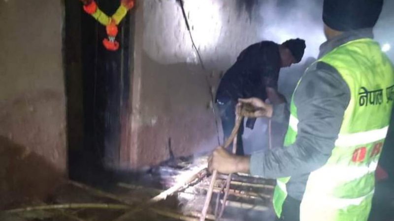 देउखुरीको नयाँबस्तीमा एक घरमा आगलागी, करिव ६ लाख बराबरको क्षति