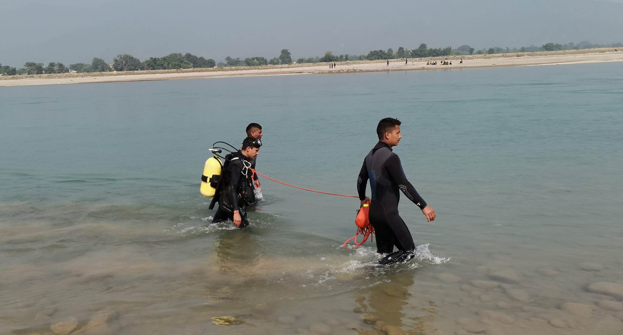 राप्ती नदीमा बगेर बेपत्ता भएका बालक २८ घण्टा बितिसक्दा समेत भेटिएनन्