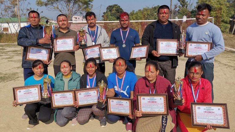 गढवामा जनप्रतिनिधि र कर्मचारी बीचको मैत्रीपुर्ण ब्याटमिन्टन प्रतियोगिता सम्पन्न