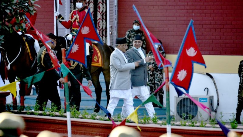 प्रधानमन्त्री पुष्पकमल दाहाल प्रचण्ड दौरा सुरुवाल लगाएर शपथका लागि शीतल निवास पुगे