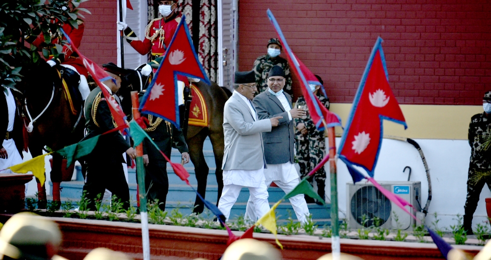 प्रधानमन्त्री पुष्पकमल दाहाल प्रचण्ड दौरा सुरुवाल लगाएर शपथका लागि शीतल निवास पुगे