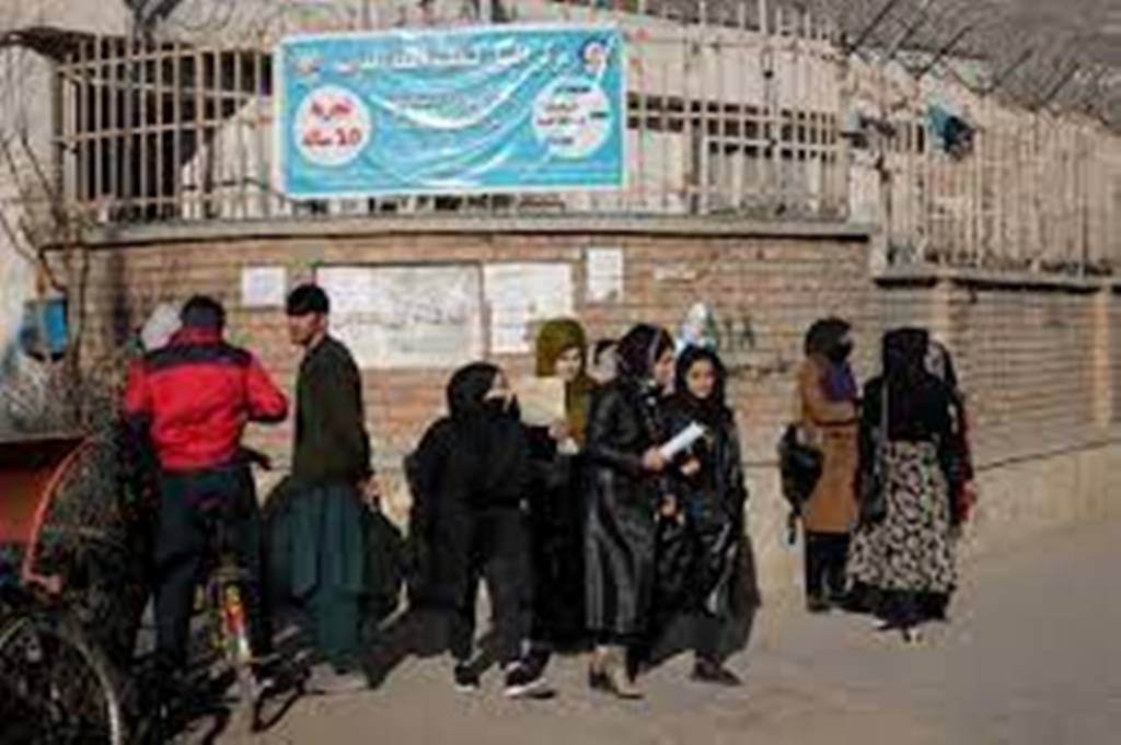 महिला तथा किशोरीले उच्च शिक्षा लिन नपाउने तालिबान सरकारको निर्णयपछि चौतर्फी विरोध