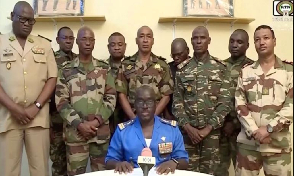 अफ्रिकी देश नाइजरमा सैनिकद्वारा सत्ता कब्जा