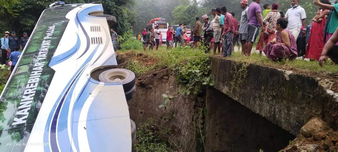 दाङकाे शिवखोला बस दुर्घटनाका घाइतेहरुकाे नामावली (अपडेट)