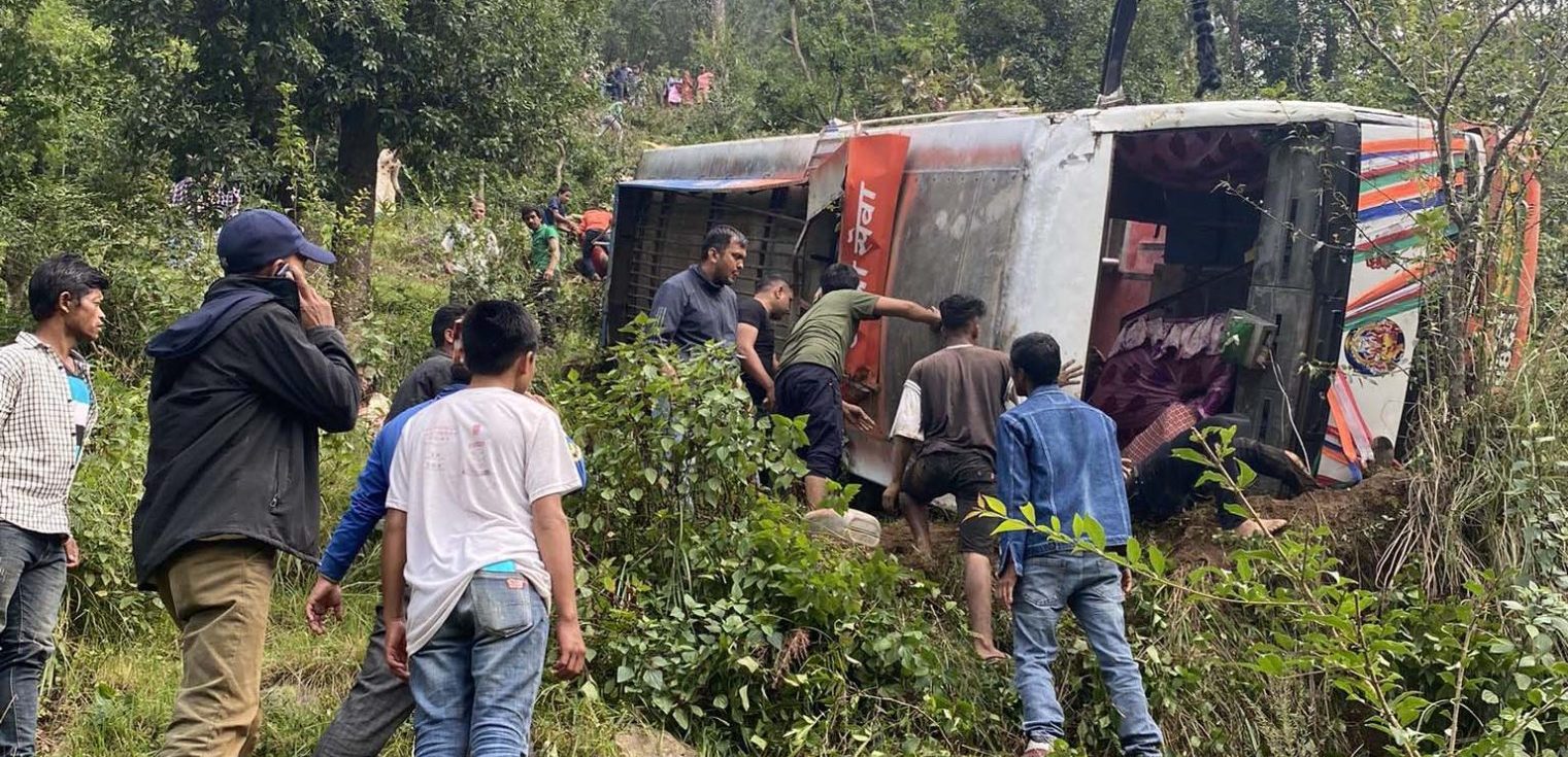 सल्यान बस दुर्घटनाका मृतकहरुको पहिचान खुल्याे