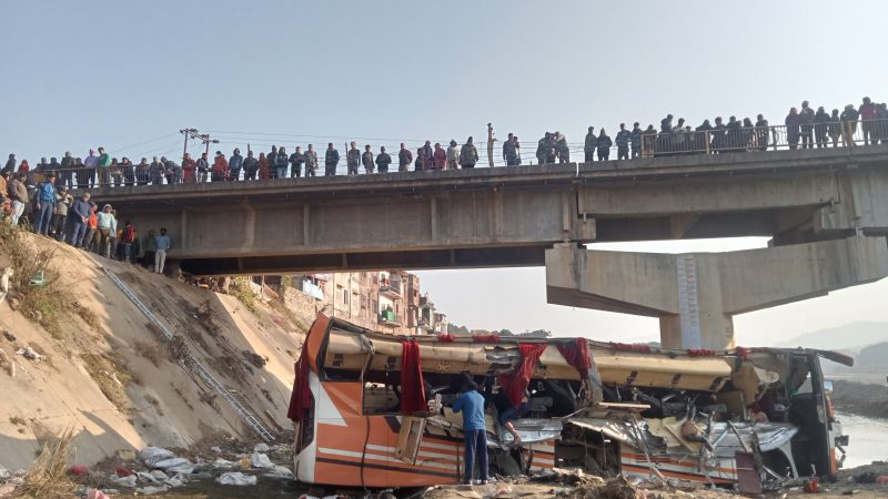 भालुवाङ बस दुर्घटनाका मृत्यु भएका १२ जना मध्ये १० जनाकाे सनाखत, २ जनाकाे पहिचान खुल्न बाँकी (अपडेट)