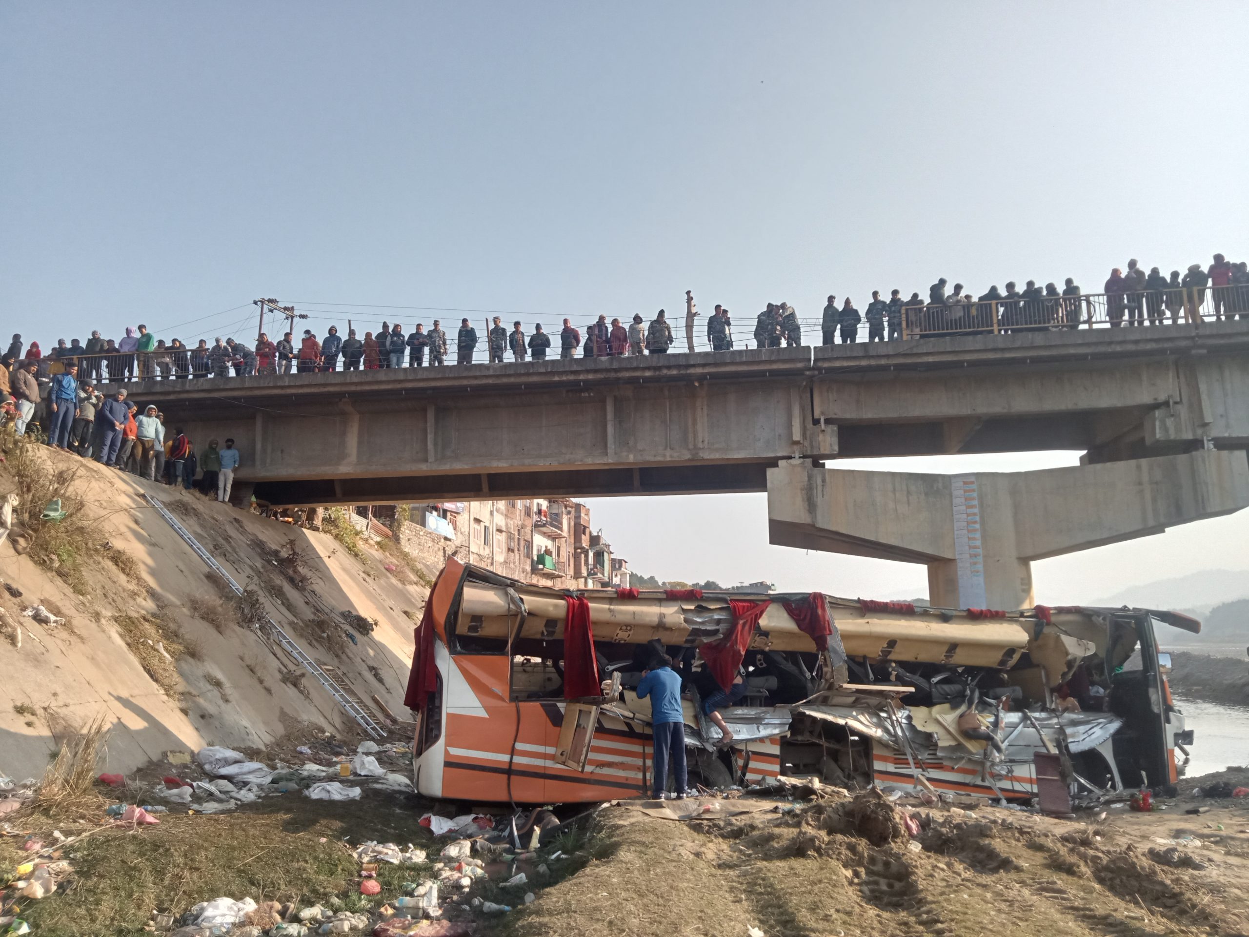 भालुवाङ बस दुर्घटनाका मृत्यु भएका १२ जना मध्ये १० जनाकाे सनाखत, २ जनाकाे पहिचान खुल्न बाँकी (अपडेट)