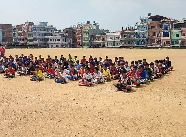 दाङमा १३ वर्षमूनिको फुटबल खेलाडी छनौट प्रतियोगितामा चार सय बढी खेलाडी सहभागी