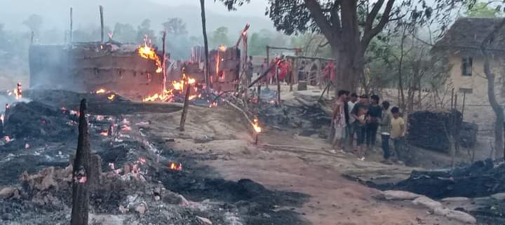 देउखुरीको तरुलियामा ३ घर जलेर नष्ट, १ जनाको मृत्यु