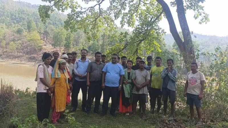 आदर्श नमुना माविका शिक्षक र विद्यार्थीहरुद्धारा अग्नी पिडितहरुलाई २० हजार नगद सहयोग