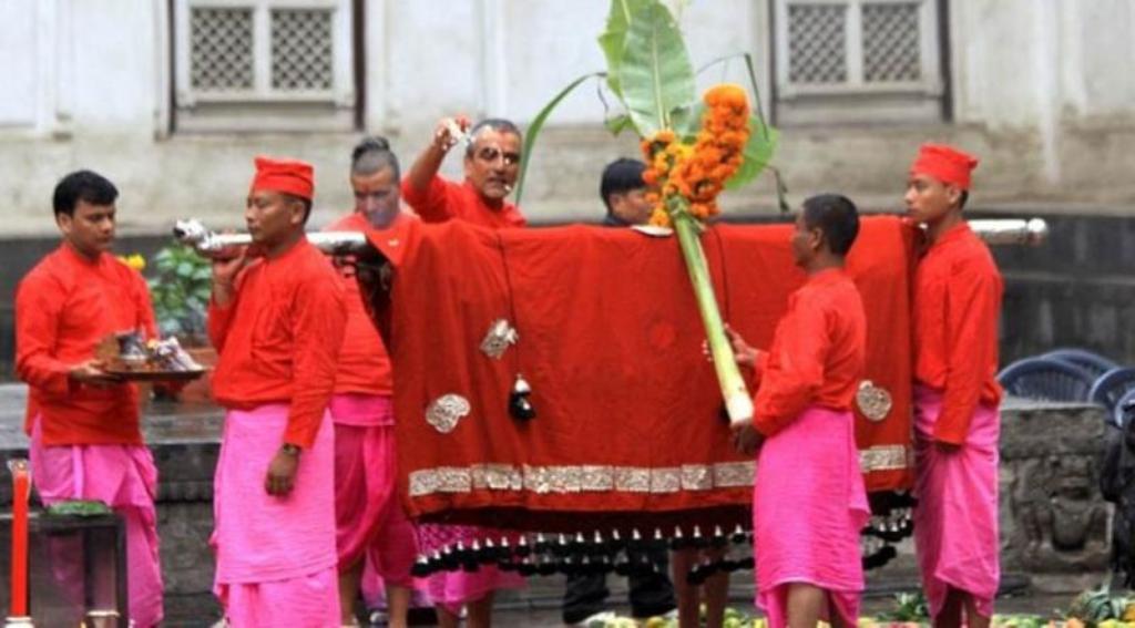 आज फूलपाती : दुर्गापीठ, दशैँघर, कोत तथा घर–घरमा भित्र्याइँदै