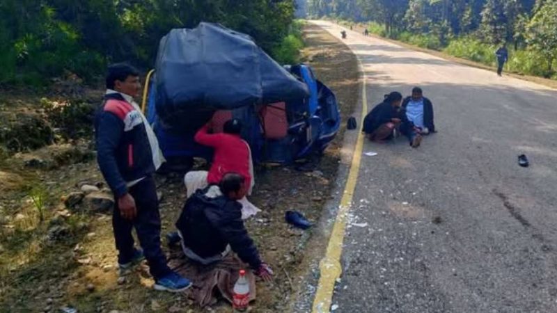 दाङकाे देउखुरीमा अटो दुर्घटना हुँदा १ जनाको मृत्यु, २ घाइते