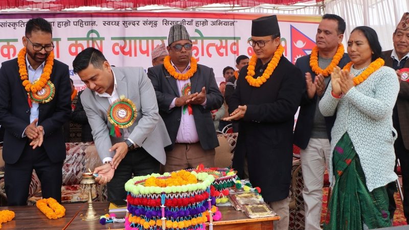 सिसहनियाँ महोत्सव उद्घाटन, स्थानीय उत्पादनलाई प्राथमिकता दिनुपर्छ : मन्त्री न्यौपाने