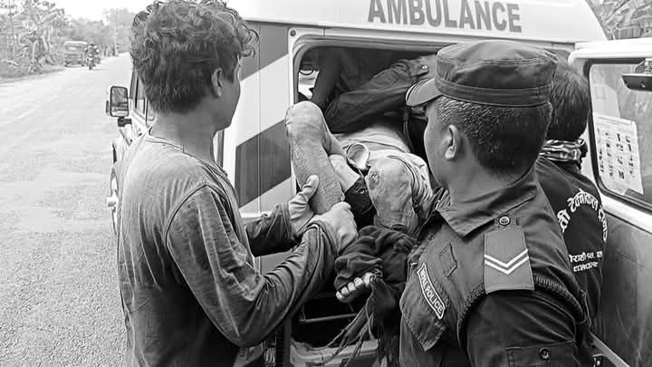 माेटरसाइकलकाे ठक्करबाट देउखुरीकाे मसुरिया एक बृद्ध गम्भीर घाइते