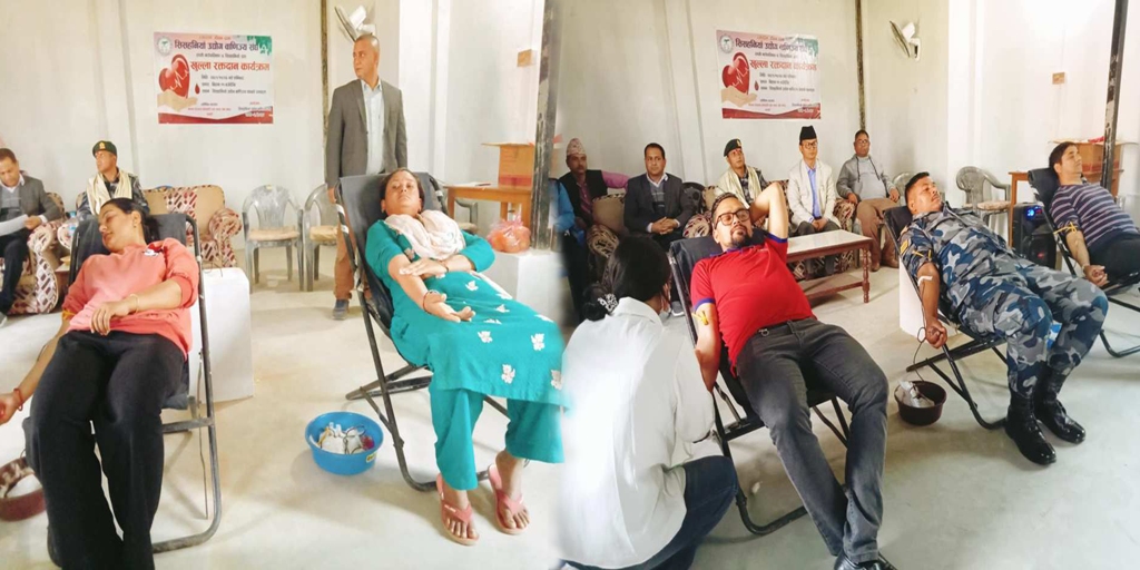 अन्तराष्ट्रिय नारी दिवस : सिसहनियाँमा २ महिला सहित १७ जनाले गरे रक्तदान