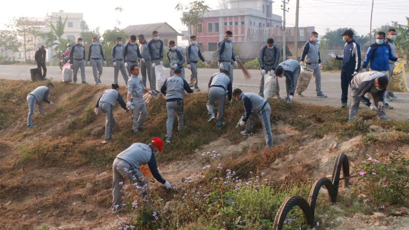 राप्ती गाउँपालिकाकाे स्थापना दिवस : पहिलाे दिन ९ वटै वडामा बृहत् सरसफाई