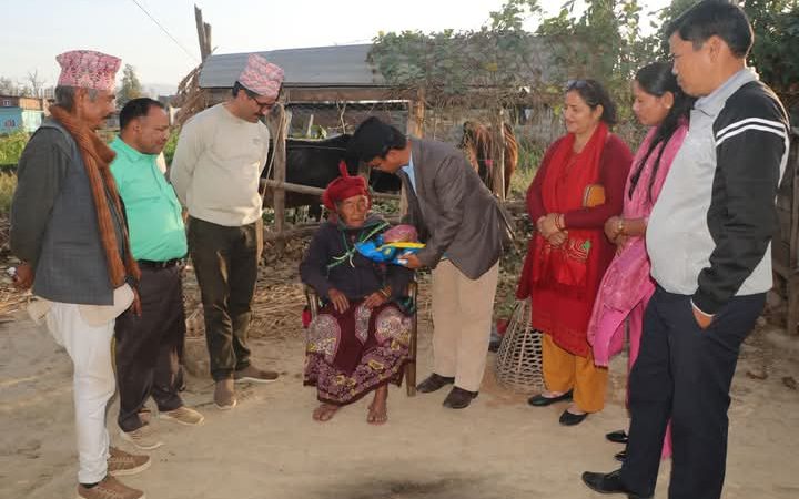 राप्ती गाउँपालिकाद्वारा सहिद परिवारलाई सुपानेट झुल वितरण गर्न सुरु