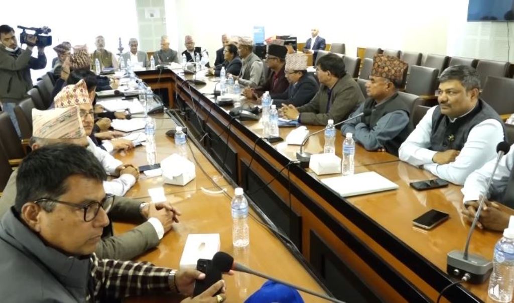 सरकार र शिक्षक महासङ्घ बीच ९ बुँदे सहमति, आन्दोलन स्थगित