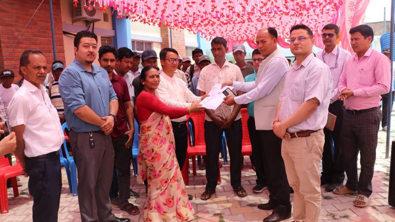 मजदुर दिवसका अवसरमा राप्तीका ८ सय बढी मजदुरको निशुल्क दुर्घटना बीमा र स्वास्थ्य परिक्षण