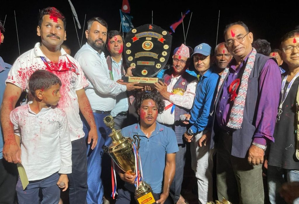 दाङ जिल्ला स्तरीय राष्ट्रपति रनिङ शिल्डकाे उपाधि तुलसीपुरले जित्याे