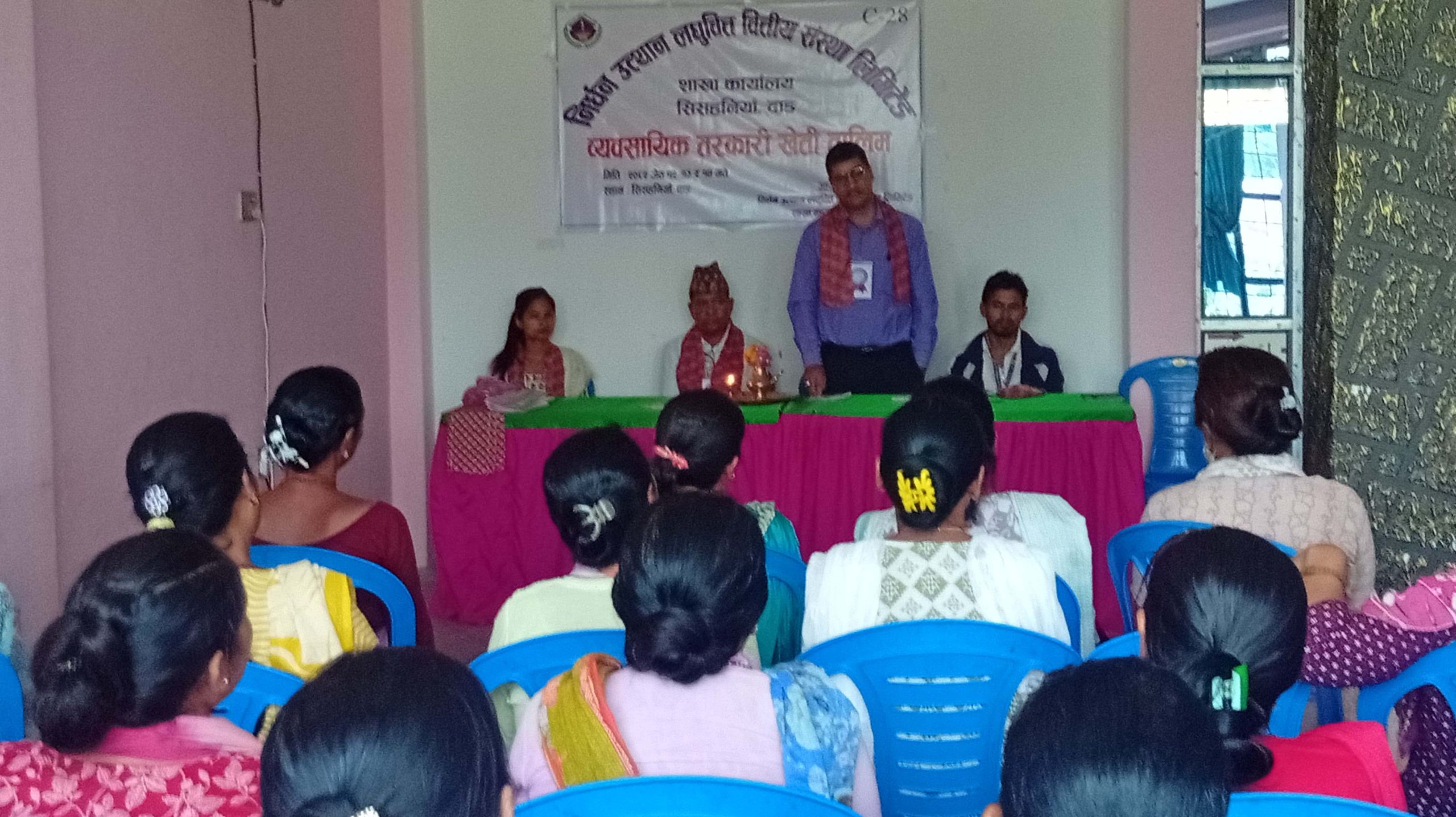 निर्धन उत्थान लघुवित्तले सञ्चालन गरेकाे तरकारी खेती तालिमबाट किसानहरू उत्साहित 