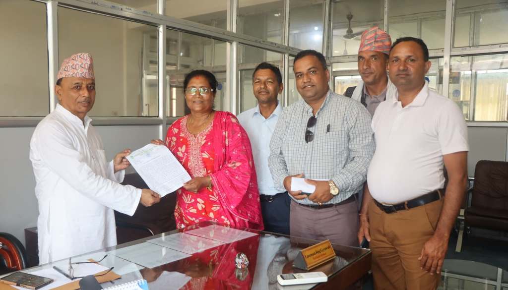 बजेटमा कर सम्बन्धी प्राबधान हटाउनु पर्ने भन्दै वन महासंघद्धारा प्रदेशलाई बुझायाे ज्ञापन-पत्र