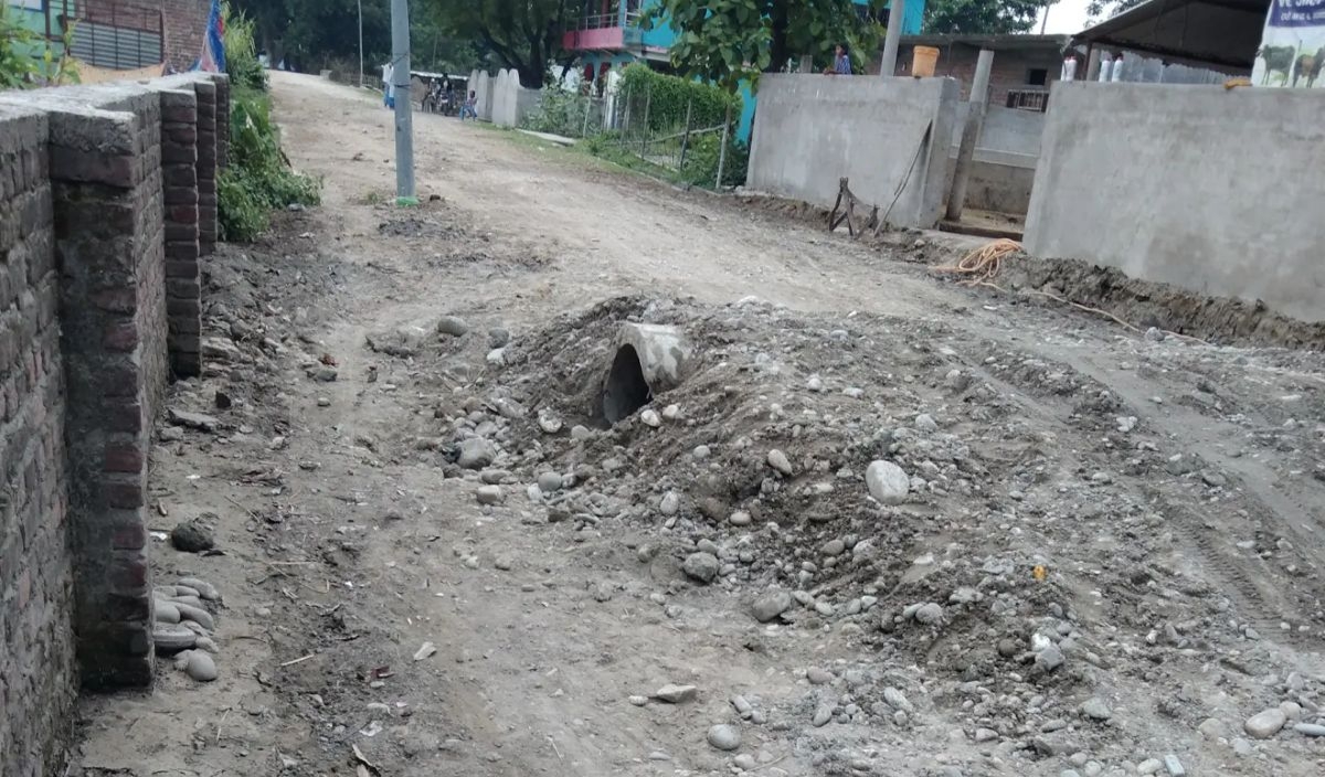 राप्तीकी उपाध्यक्ष चाैधरीकाे सक्रियतामा भगवानपुरकाे बाटाे मर्मत गरियाे