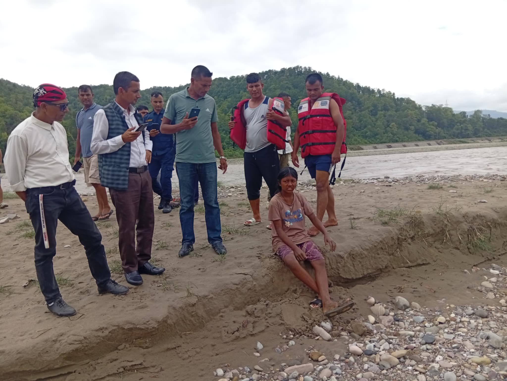 भालुवाङ स्थित राप्ती नदीबाट एक बालिकाको सकुशल उद्धार