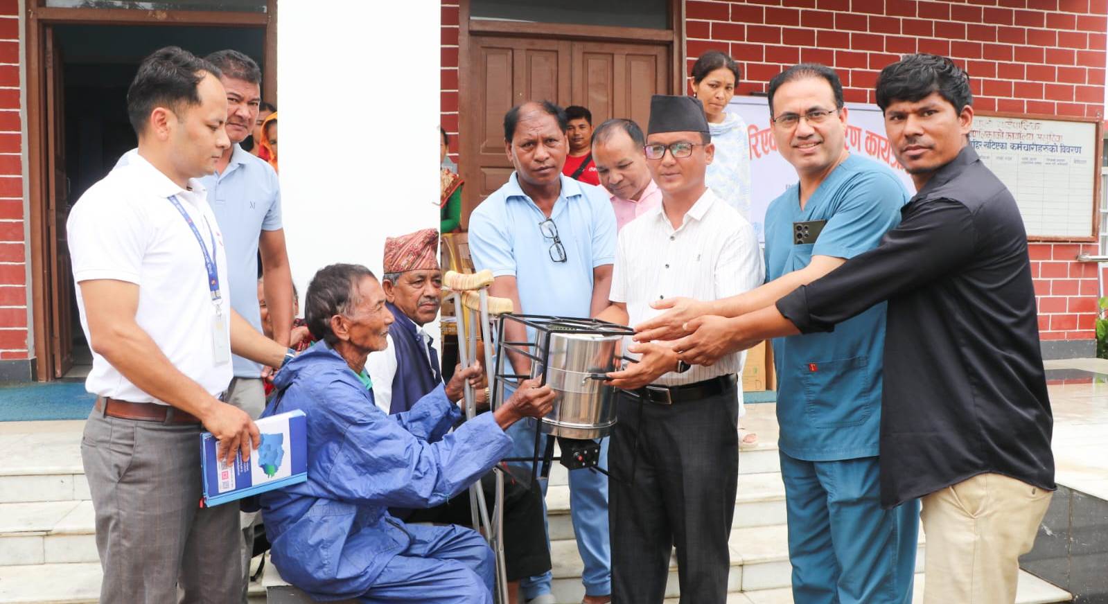 राप्ती गाउँपालिकाका ५ सय ५५ घरपरिवारलाई सुधारिएको चुलो वितरण