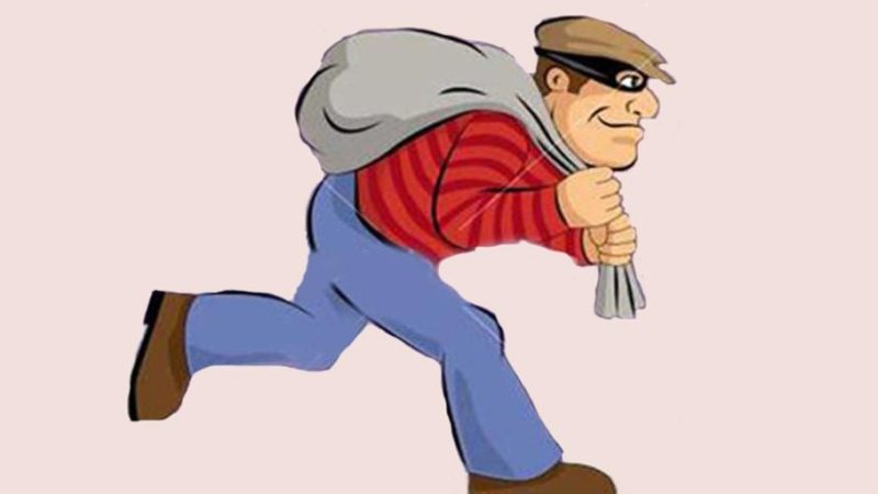 देउखुरीको बिजौरीमा दिनदाहाडै एक घरमा चोरी