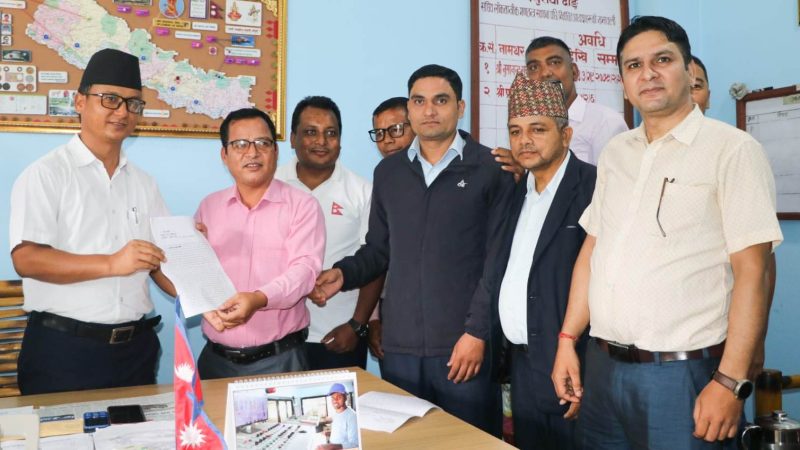 शिक्षा विधेयकको विरोधमा प्याब्सन र एन प्याब्सन राप्तीले गाउँपालिकामा बुझाए ज्ञापनपत्र