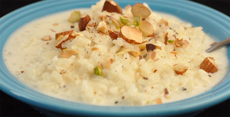 तीज सुरू : आज दर खाने दिन, माइतीले चेलीबेटीलाई बोलाएर दर खुवाउँदै