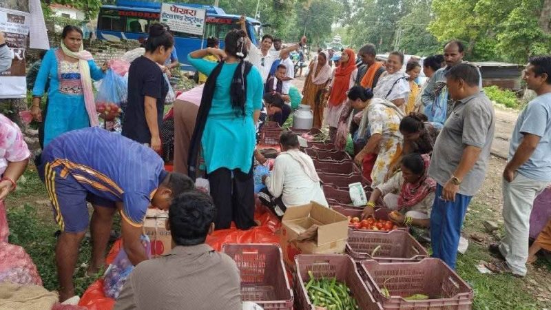 दाङको कोइलाबासमा हाट बजार सुरु : भारतीय नागरिकलाई समेत राहत हुने विश्वास