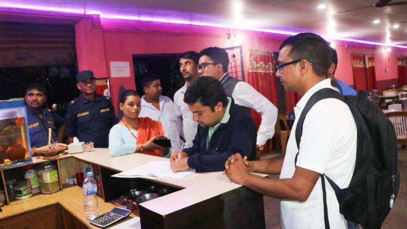 राप्ती गाउँपालिका भित्रका होटलहरूमा रात्रिकालीन छड्के अनुगमन
