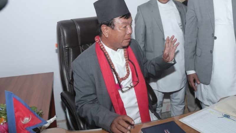 शिक्षा मन्त्री पुनलाई मन्त्रालयमै खाने/बस्ने व्यवस्था