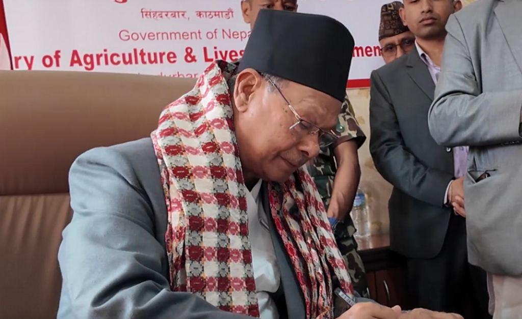 दुग्ध र उखु किसानका समस्या समाधान गर्छु : कृषि मन्त्री परियार