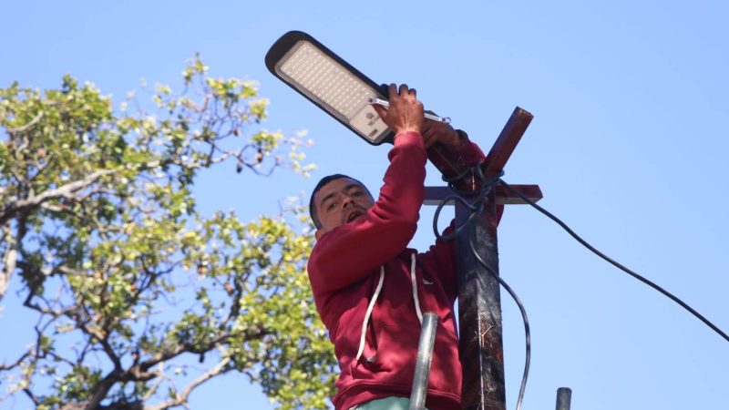 राप्ती गाउँपालिकाको कृषि हाटबजारमा बत्ती जडान (समाचार प्रभाव)