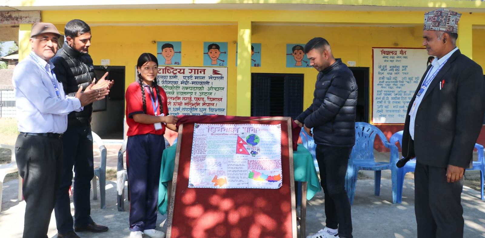 दुर्गा भवानी आधारभूत विद्यालयका विद्यार्थीहरूले सुरु गरे भित्ते पत्रिका प्रकाशन