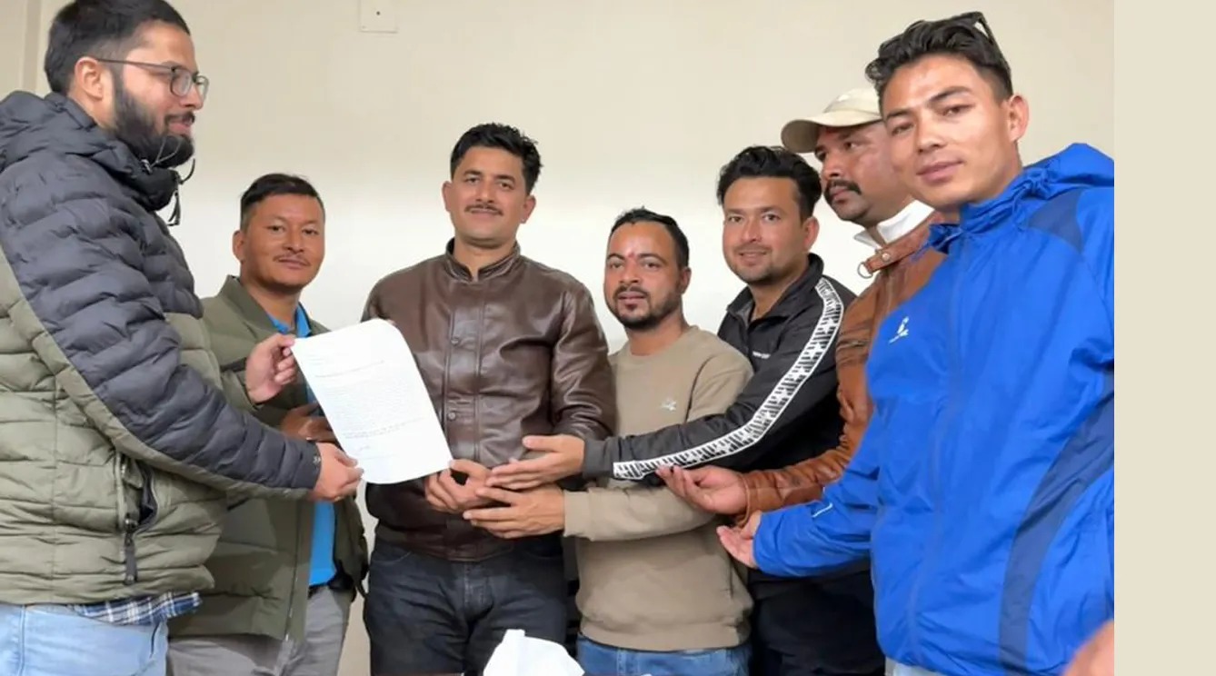 दुई लेन सडक परियोजना तत्काल खारेज नगरिए पुस ७ गते देखि सरकारी सवारी साधन चल्न नदिने