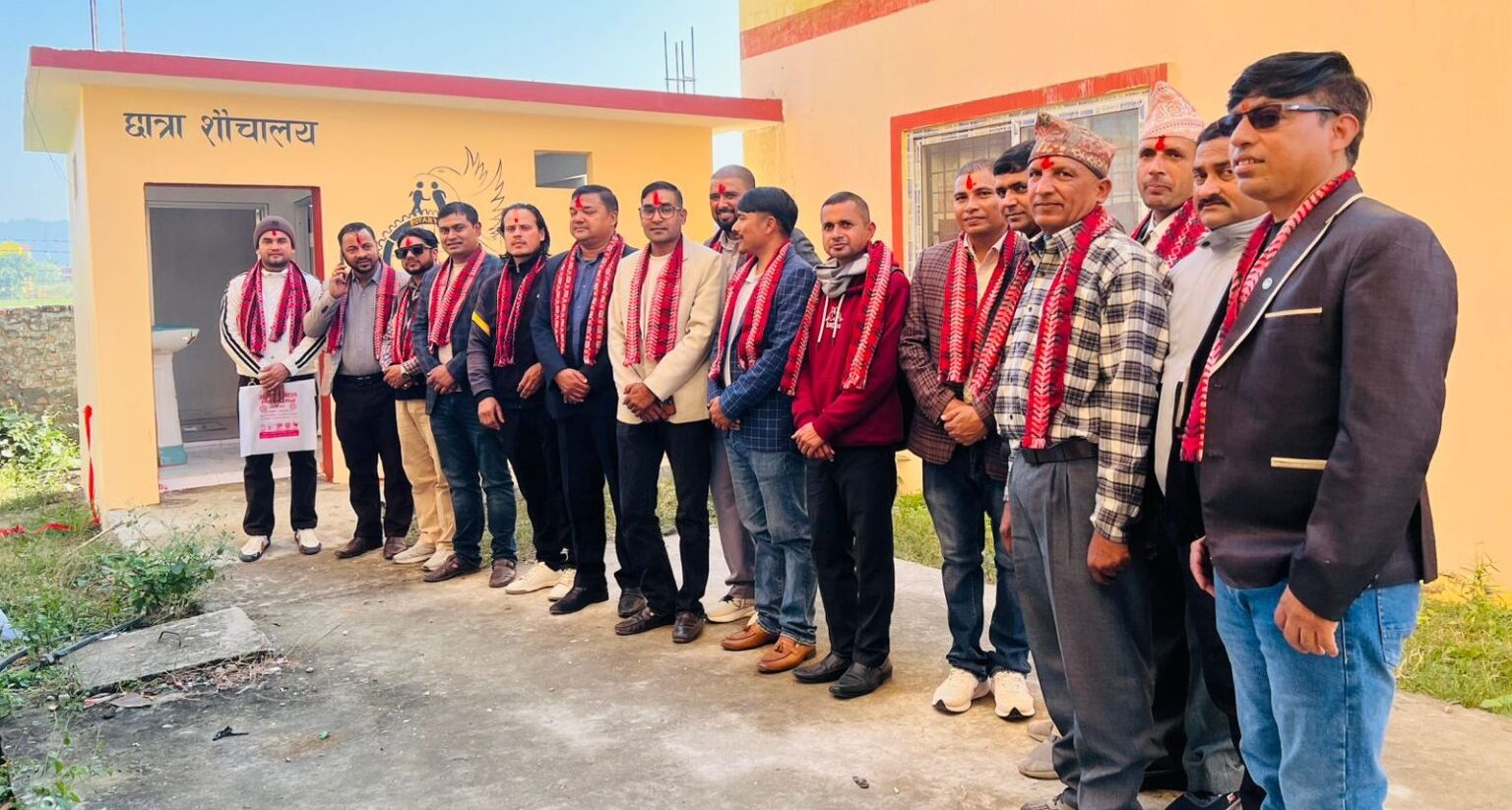 आदर्श नमुना मावि लालमटियामा रोटरीले बनाइदियो छात्रा शौचालय