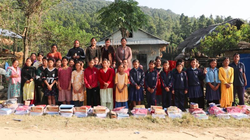 सिपी नेपालद्वारा विपन्न विद्यार्थीहरुलाई न्यानो कपडा तथा शैक्षिक सामग्री वितरण