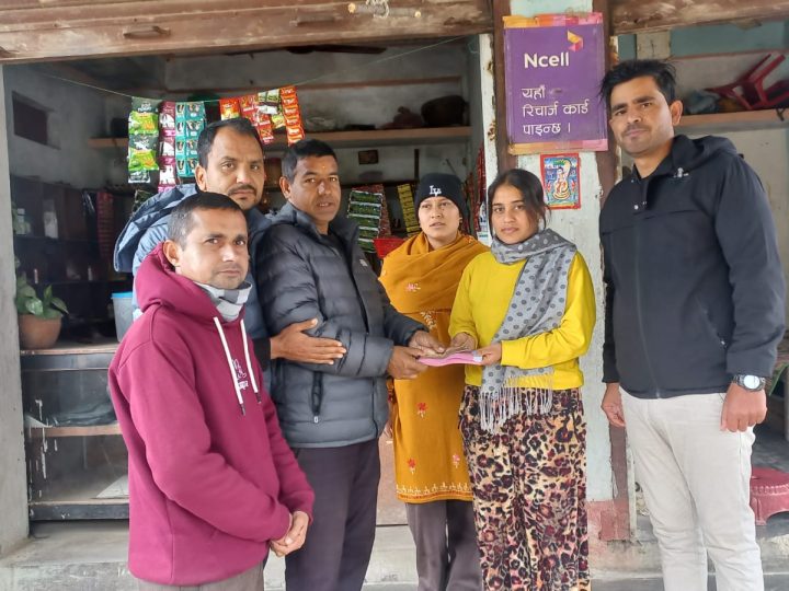 युवा चेम्बर अफ कमर्सद्धारा मृगौला पिडित परियारलाई आर्थिक सहयोग