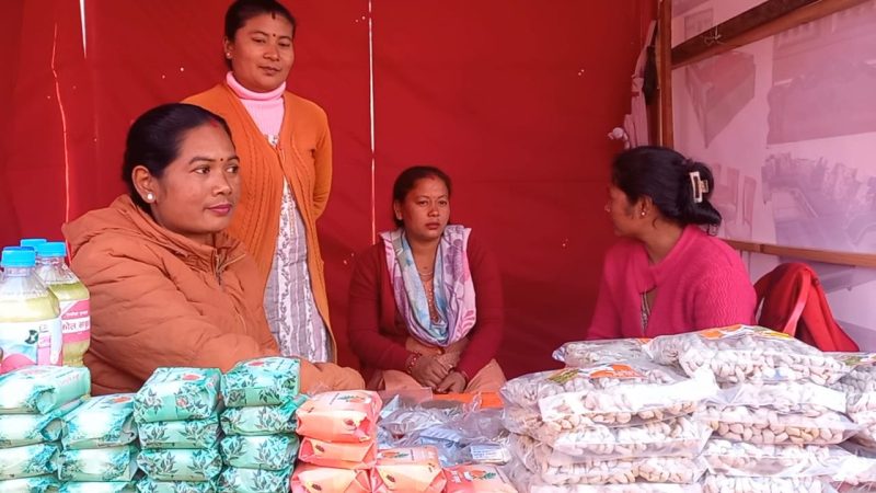 लालमटिया महोत्सवमा स्थानीय कच्चापदार्थबाट उत्पादित साबुन र धुप ग्राहकको रोजाई बन्दै