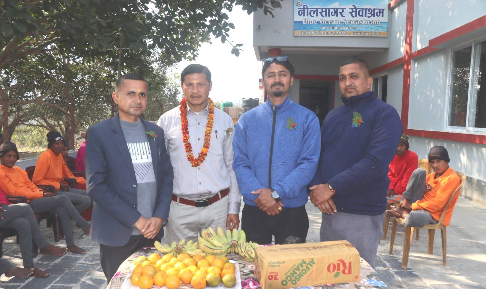 जन्मदिनलाई मानव-सेवामा रूपान्तरण : ललित कुमालद्वारा नीलसागर सेवाश्रममा फलफूल सहयोग