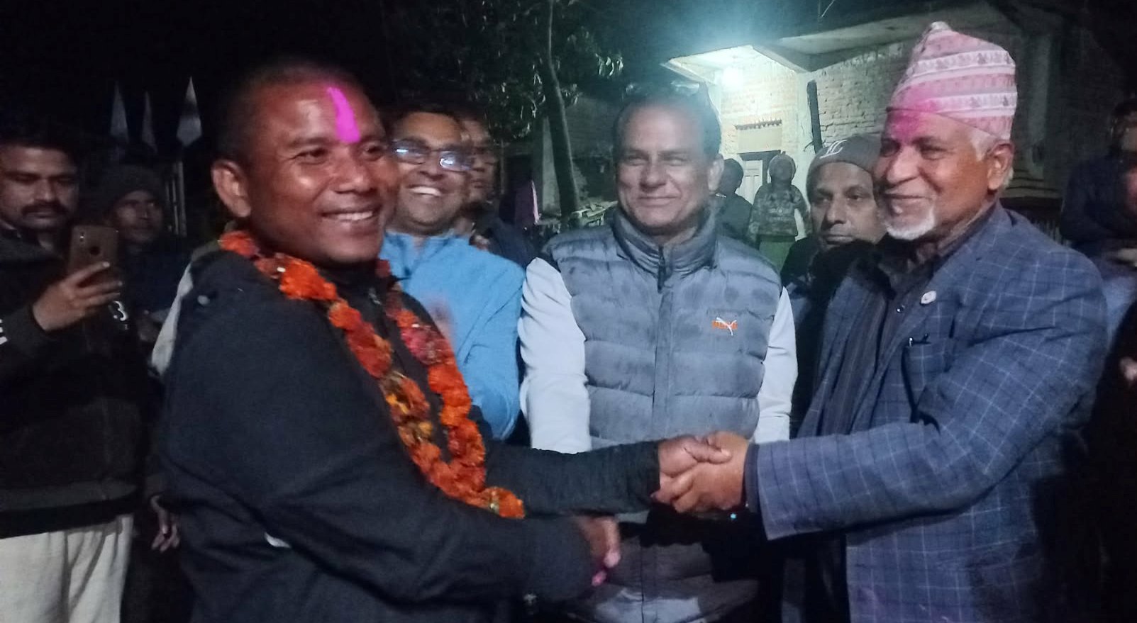 निर्वाचनको मुखैमा राप्ती–५ लठ्ठहवाबाट विभिन्न पार्टी परित्याग गरि ९ जना कार्यकर्ता एमालेमा प्रवेश