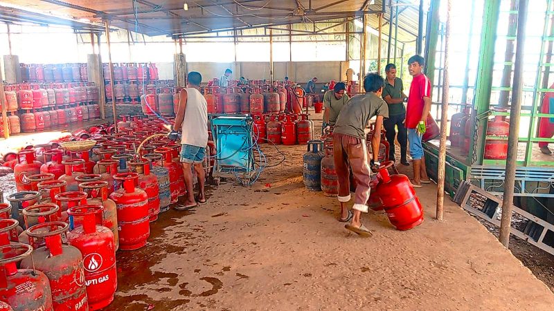 लमहीका ग्यास तथा पेट्रोल पम्पहरूको अनुगमन : कृत्रिम अभाव र कालोबजारी गर्नेलाई कारबाही गरिने