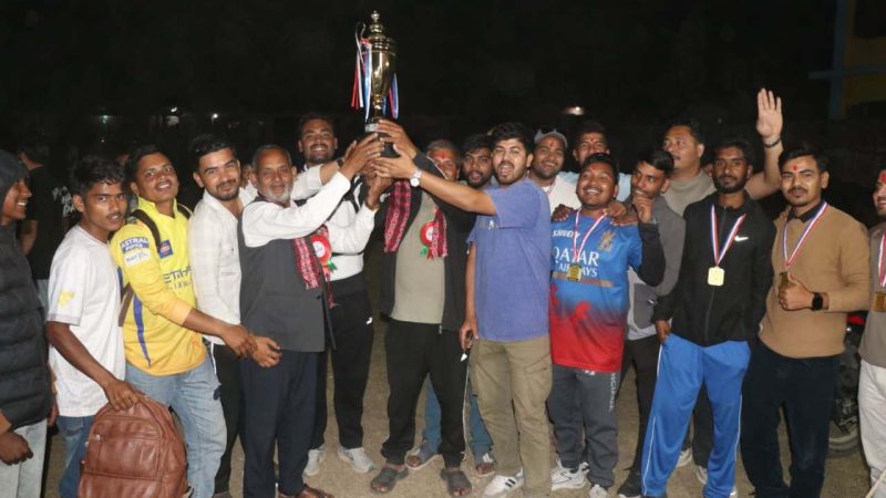 गढवाकाे स्थापना दिवसका अवसरमा सञ्चालित फुटबलमा पुरुषतर्फ राजपुर र महिलातर्फ गढवा प्रथम